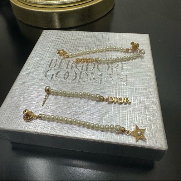 Christian Dior Tribales Pearl Strand Logo Earrings Gold - Picture 5 of 6